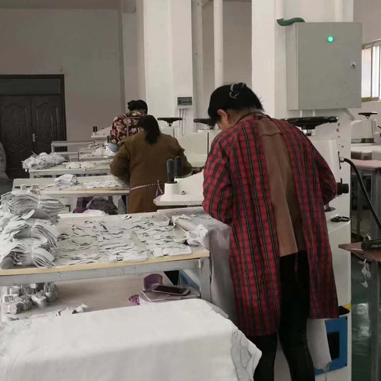برش جوراب دستکش نیز نیاز به عمل دقیق