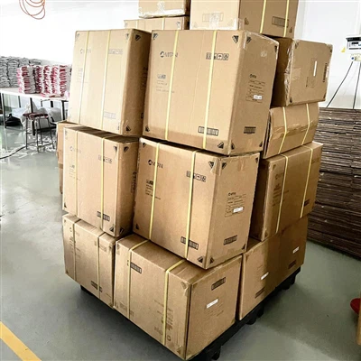 دستکش های موتور سیکلت لمسی چرمی که برای حمل و نقل بسته بندی می شوند